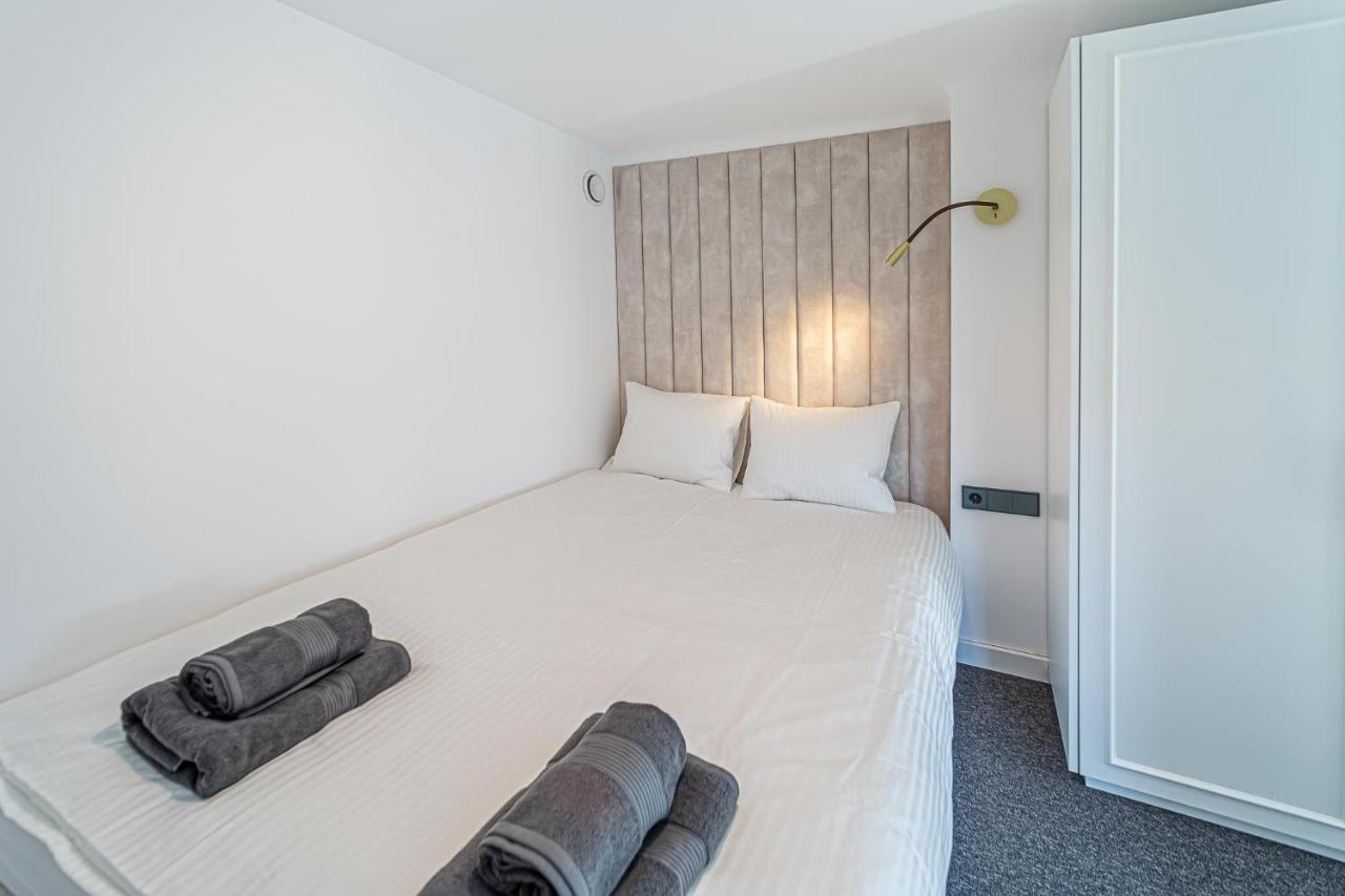 Ministerija Loft Apartment With Parking & Ac Kaunas Exteriör bild